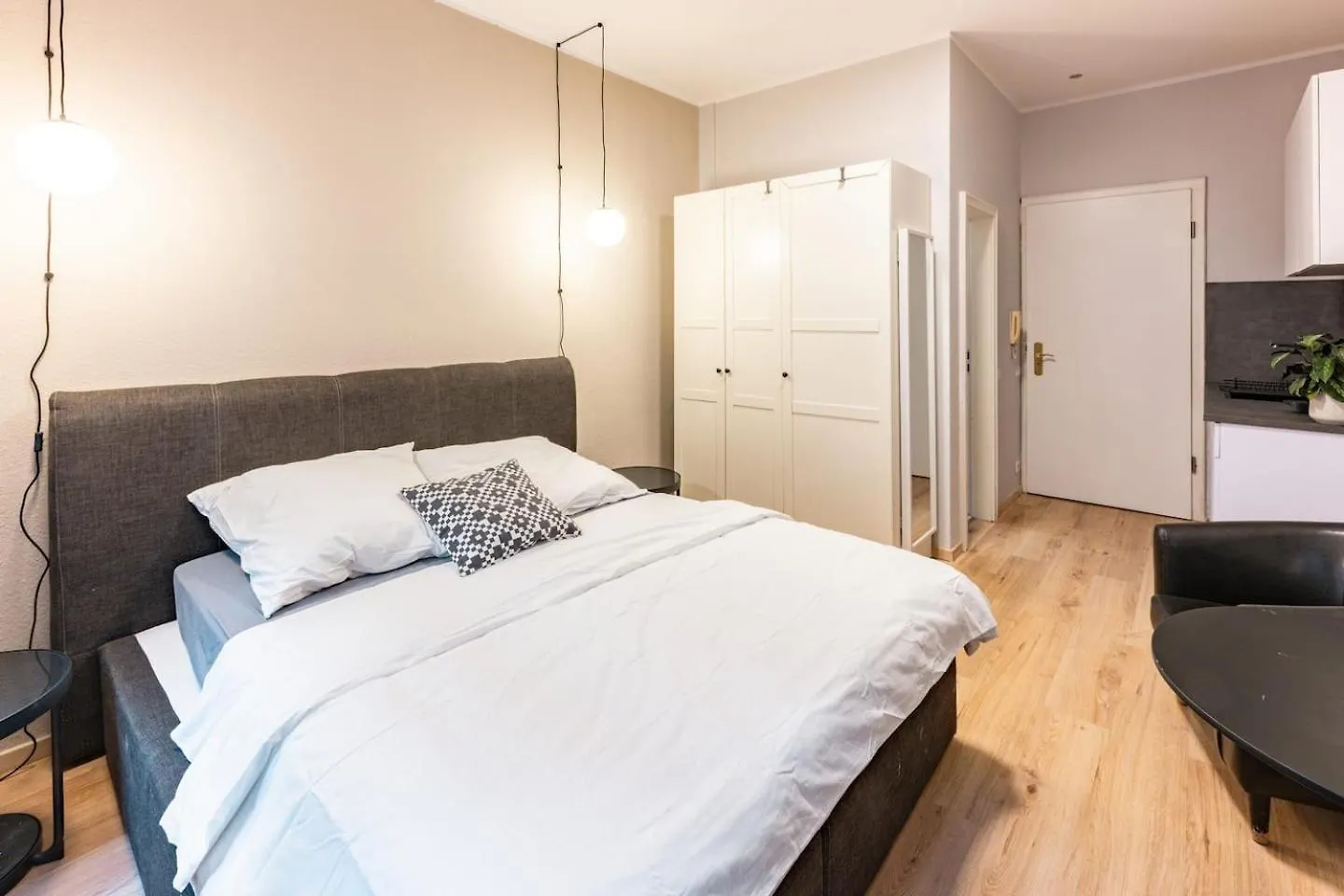 Bh5 Ron Apartment Berlin